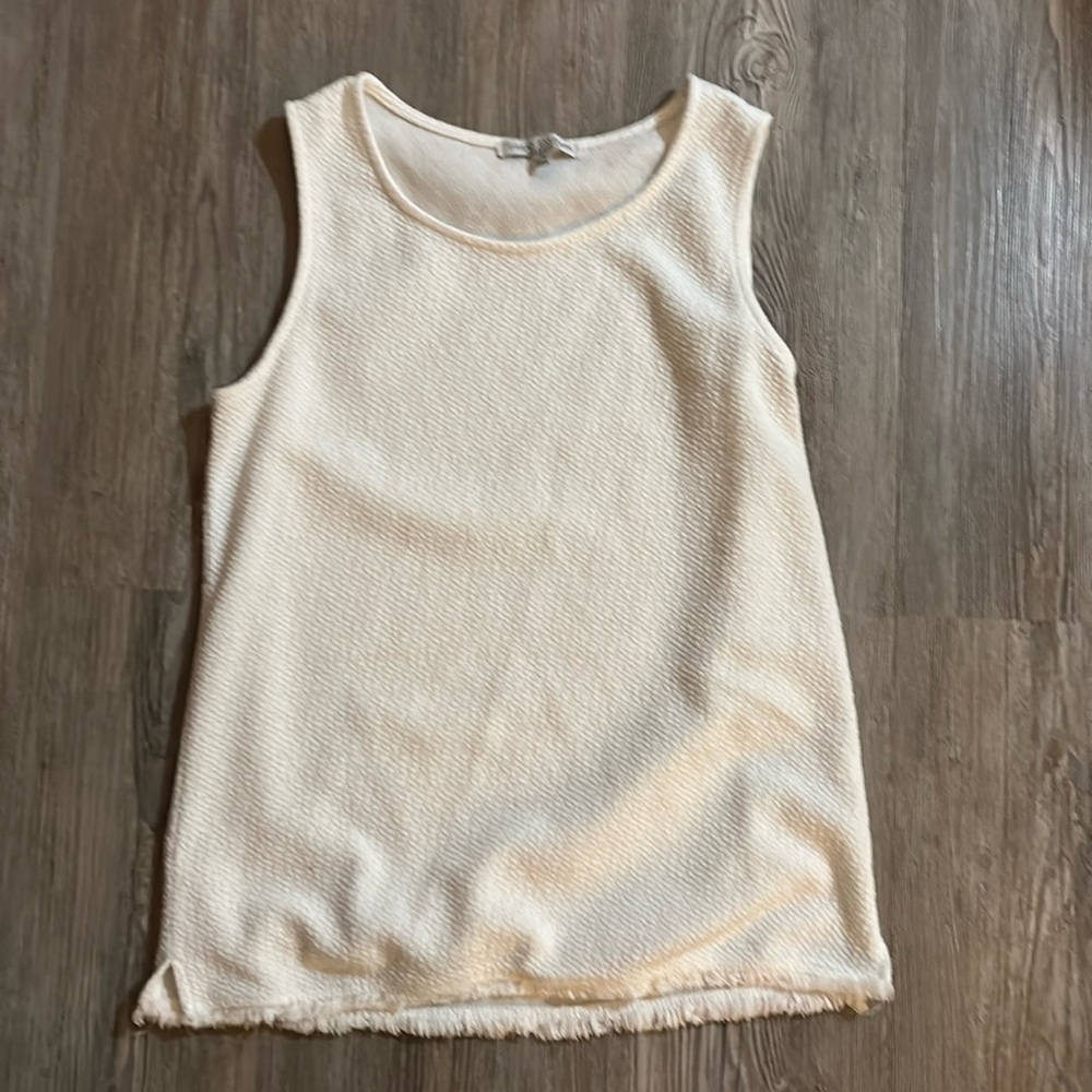 🌺Green Envelope White Tank Top with Textured Knit Fabric and Casual Desi…